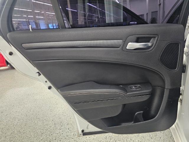 Chrysler 300 4dr Sdn 300S AWD 2015