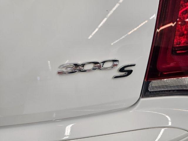 Chrysler 300 4dr Sdn 300S AWD 2015