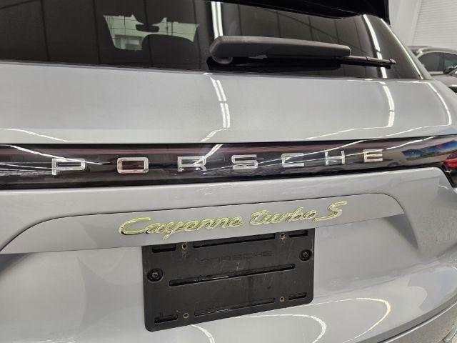 Porsche Cayenne Turbo S E-Hybrid AWD 2022