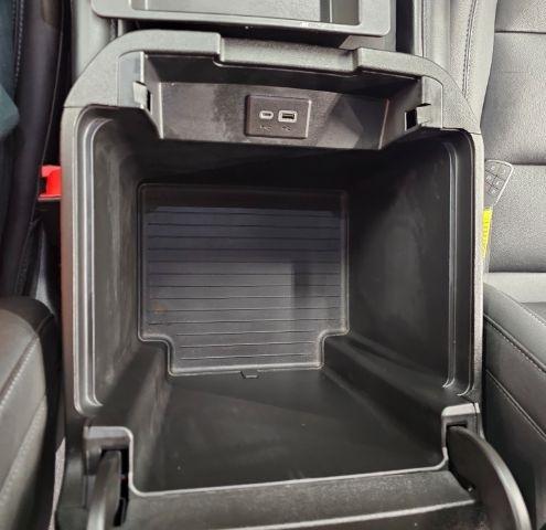 Chevrolet Suburban 4WD 4dr LT 2022