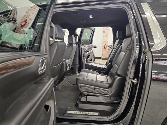 Chevrolet Suburban 4WD 4dr LT 2022