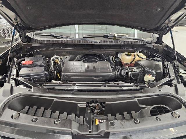 Chevrolet Suburban 4WD 4dr LT 2022