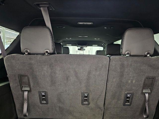 Chevrolet Suburban 4WD 4dr LT 2022