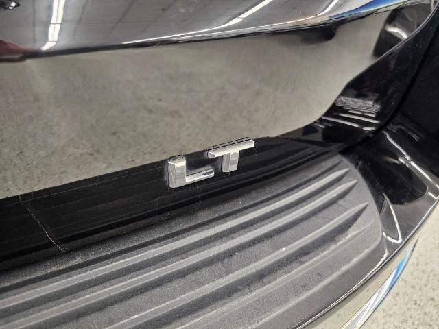 Chevrolet Suburban 4WD 4dr LT 2022