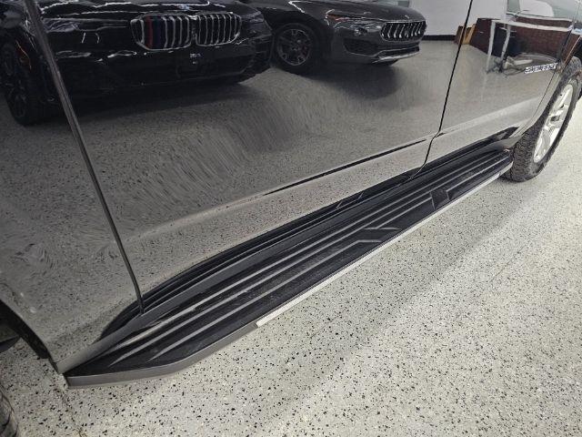 Chevrolet Suburban 4WD 4dr LT 2022