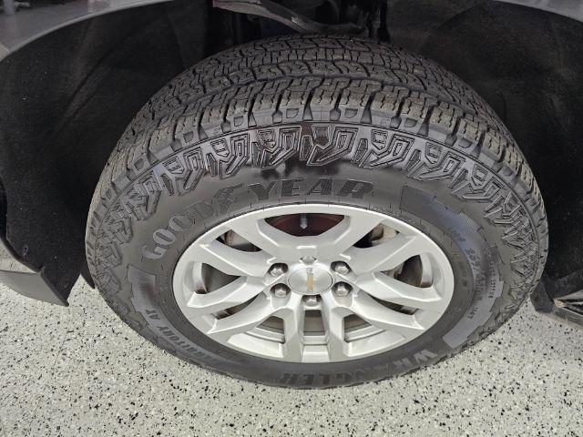 Chevrolet Suburban 4WD 4dr LT 2022