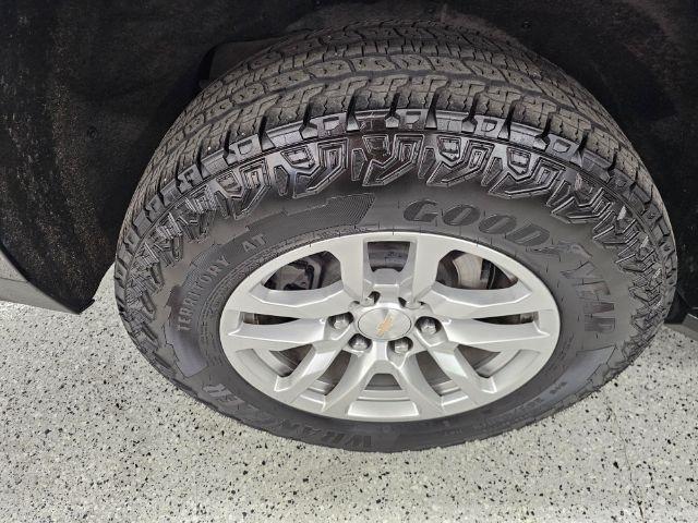 Chevrolet Suburban 4WD 4dr LT 2022