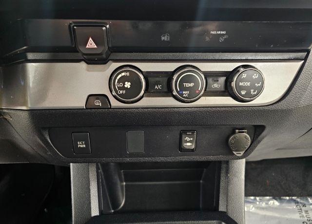 Toyota Tacoma 2WD SR5 Double Cab 5' Bed I4 AT (Natl) 2019