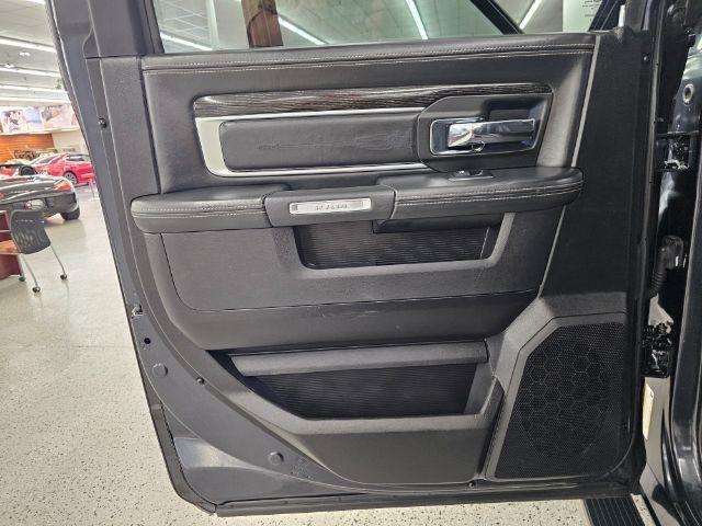 RAM 1500 Limited 4x4 Crew Cab 5'7" Box *Ltd Avail* 2018