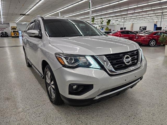 Nissan Pathfinder 4x4 SV 2019
