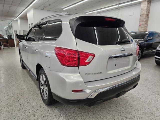 Nissan Pathfinder 4x4 SV 2019