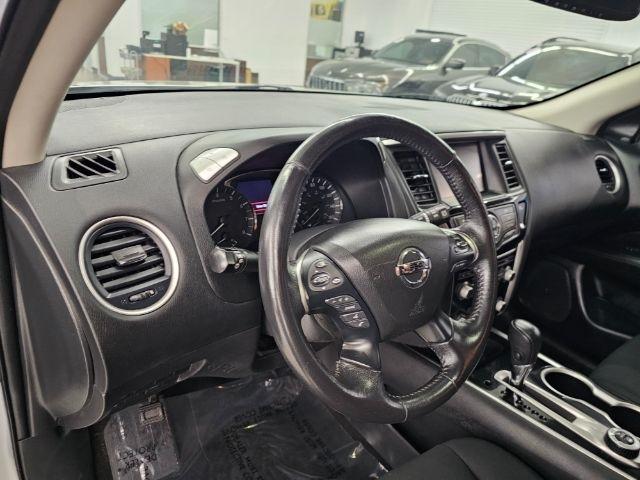 Nissan Pathfinder 4x4 SV 2019