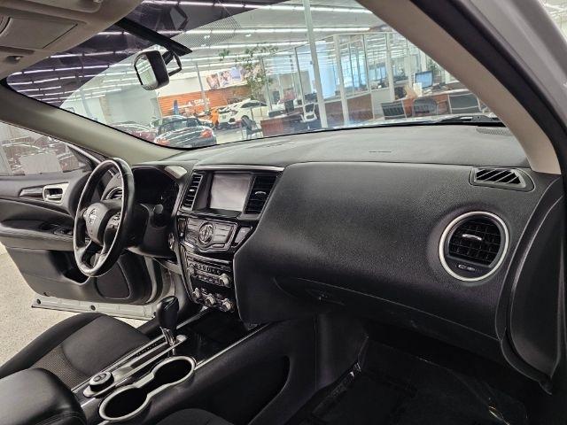 Nissan Pathfinder 4x4 SV 2019