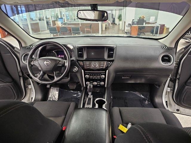 Nissan Pathfinder 4x4 SV 2019