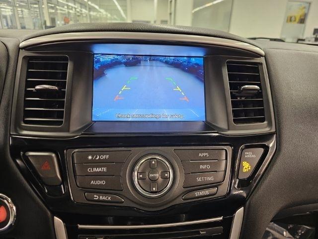 Nissan Pathfinder 4x4 SV 2019