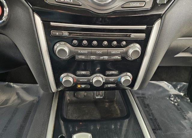 Nissan Pathfinder 4x4 SV 2019