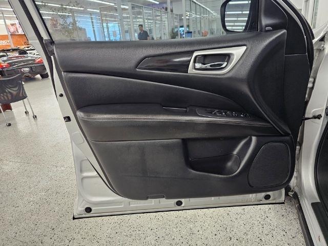 Nissan Pathfinder 4x4 SV 2019