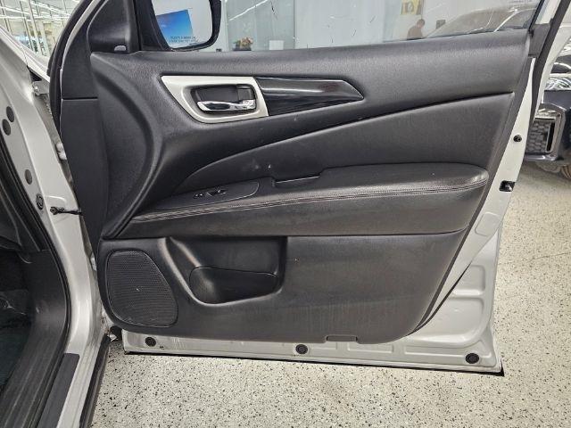 Nissan Pathfinder 4x4 SV 2019