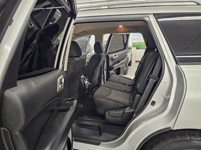 Nissan Pathfinder 4x4 SV 2019