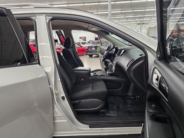 Nissan Pathfinder 4x4 SV 2019