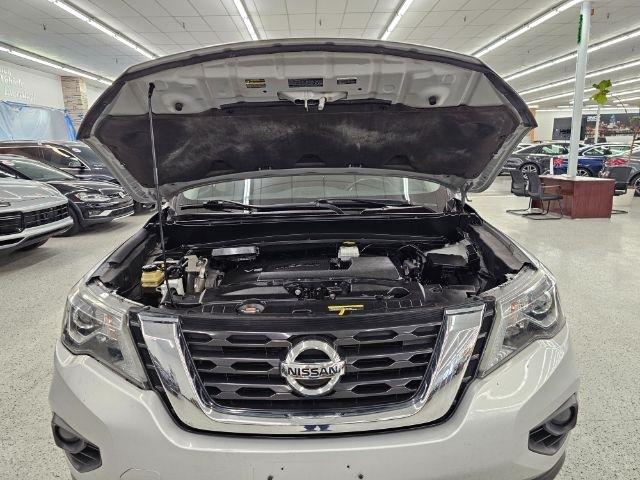 Nissan Pathfinder 4x4 SV 2019