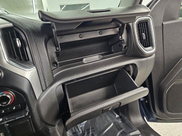 Chevrolet Silverado 1500 4WD Crew Cab 147" RST 2021