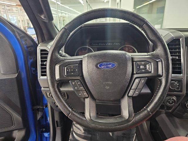 Ford F-150 4WD SuperCrew 145" Lariat 2016