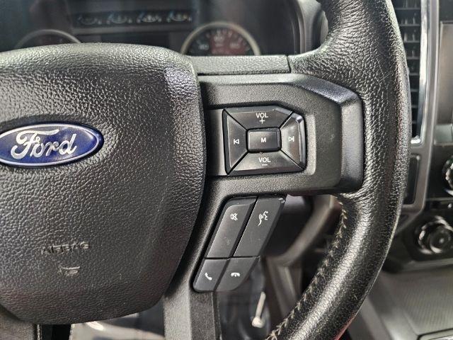 Ford F-150 4WD SuperCrew 145" Lariat 2016