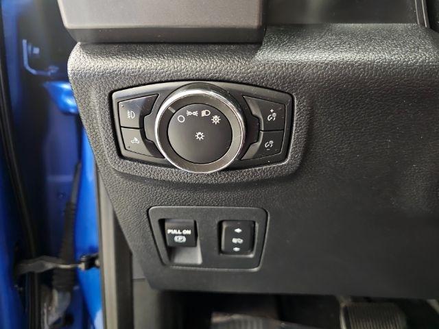 Ford F-150 4WD SuperCrew 145" Lariat 2016