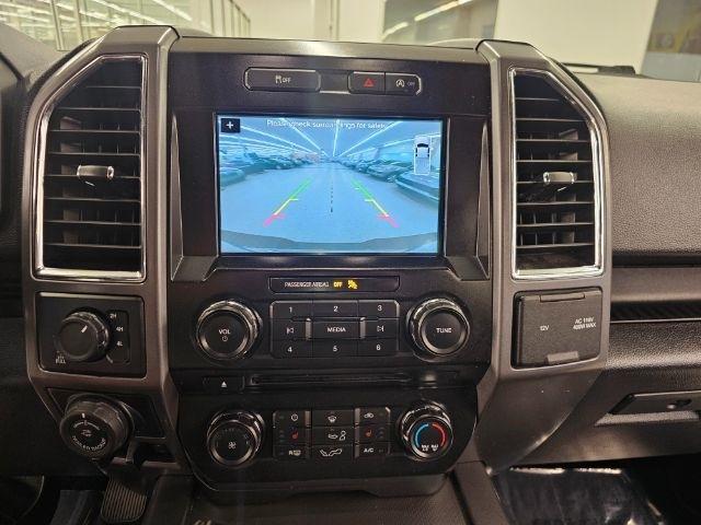 Ford F-150 4WD SuperCrew 145" Lariat 2016