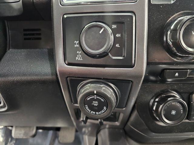 Ford F-150 4WD SuperCrew 145" Lariat 2016