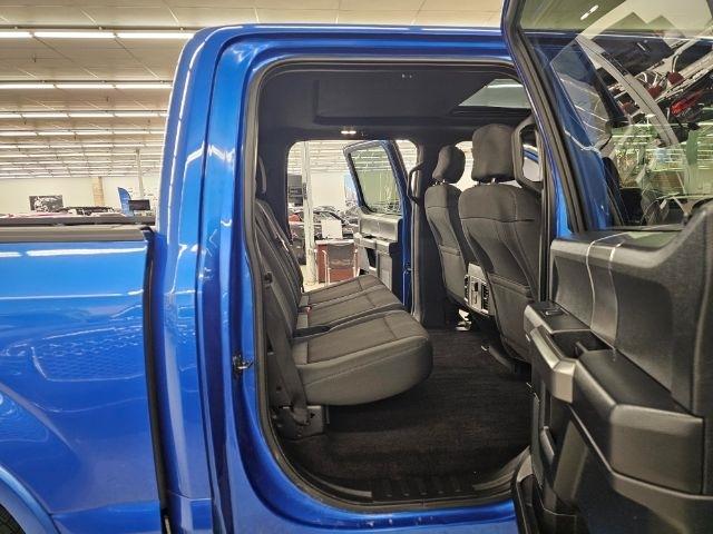 Ford F-150 4WD SuperCrew 145" Lariat 2016