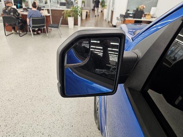 Ford F-150 4WD SuperCrew 145" Lariat 2016