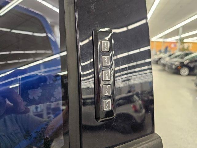 Ford F-150 4WD SuperCrew 145" Lariat 2016