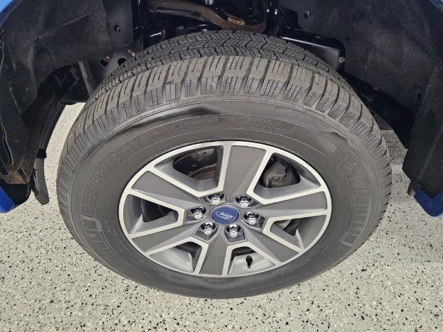 Ford F-150 4WD SuperCrew 145" Lariat 2016