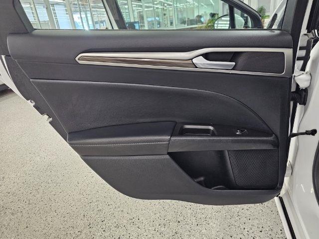 Ford Fusion Hybrid SE FWD 2018