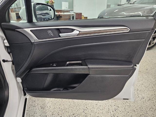 Ford Fusion Hybrid SE FWD 2019