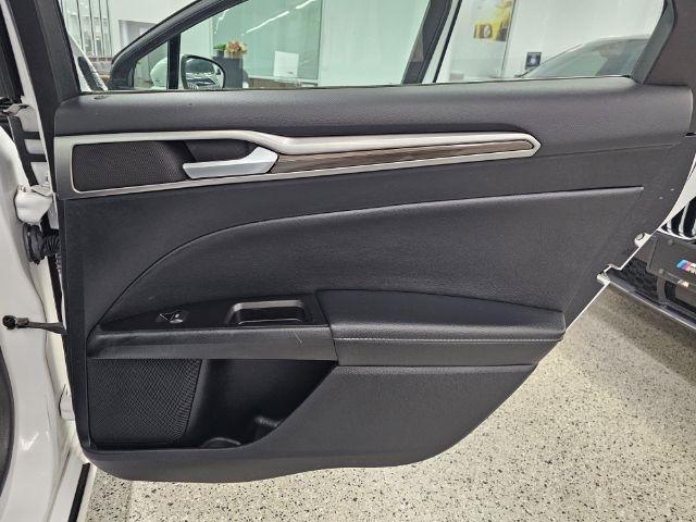 Ford Fusion Hybrid SE FWD 2019