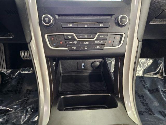 Ford Fusion Hybrid SE FWD 2019