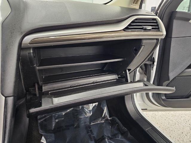 Ford Fusion Hybrid SE FWD 2019