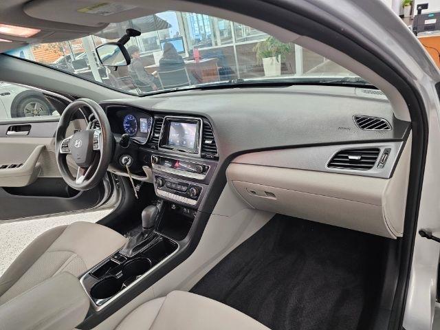 Hyundai Sonata SE 2.4L 2018