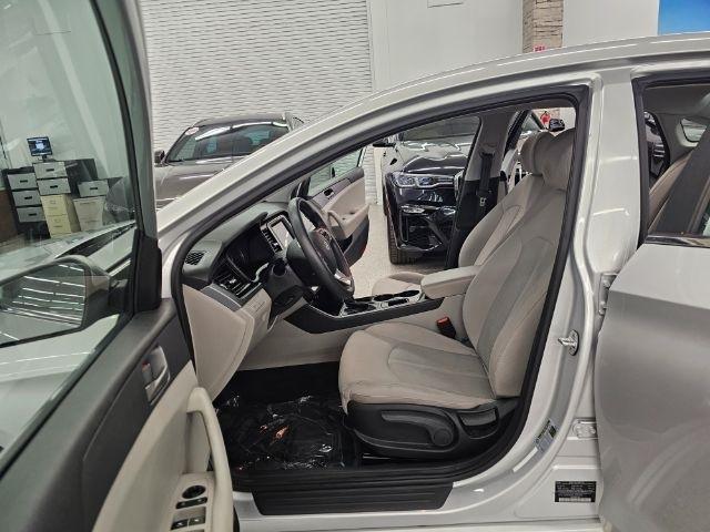 Hyundai Sonata SE 2.4L 2018
