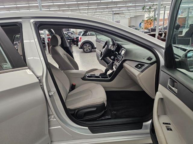 Hyundai Sonata SE 2.4L 2018