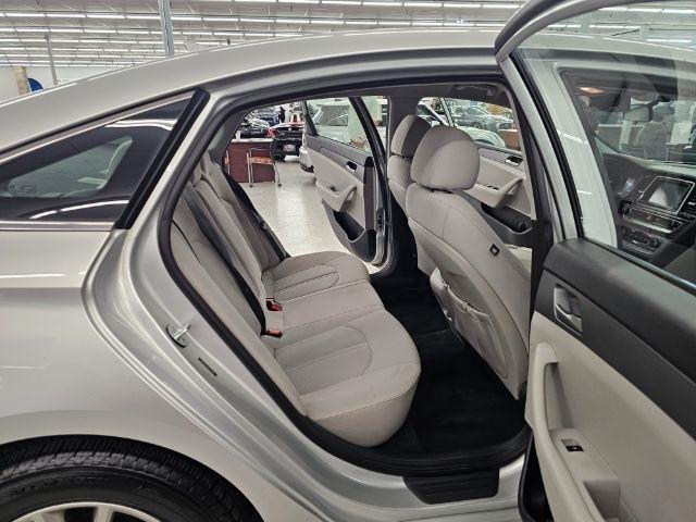 Hyundai Sonata SE 2.4L 2018