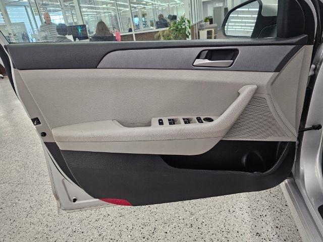 Hyundai Sonata SE 2.4L 2018