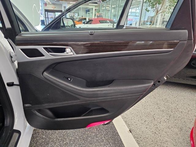 Genesis G80 3.8L AWD 2017