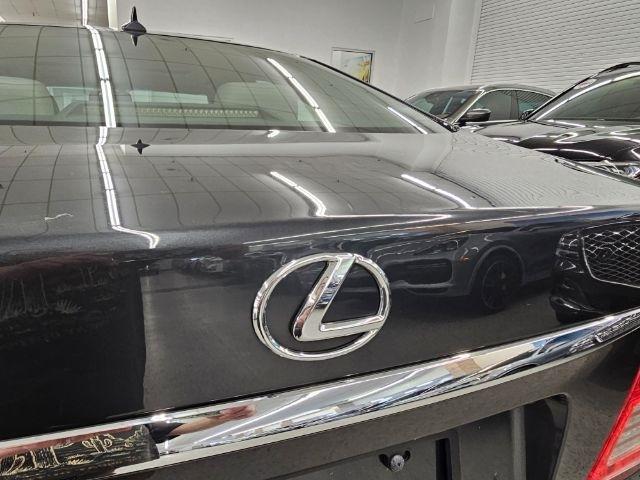 Lexus ES 350 4dr Sdn 2011