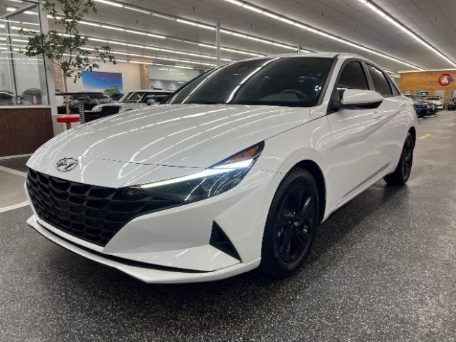 Hyundai Elantra SEL IVT 2021