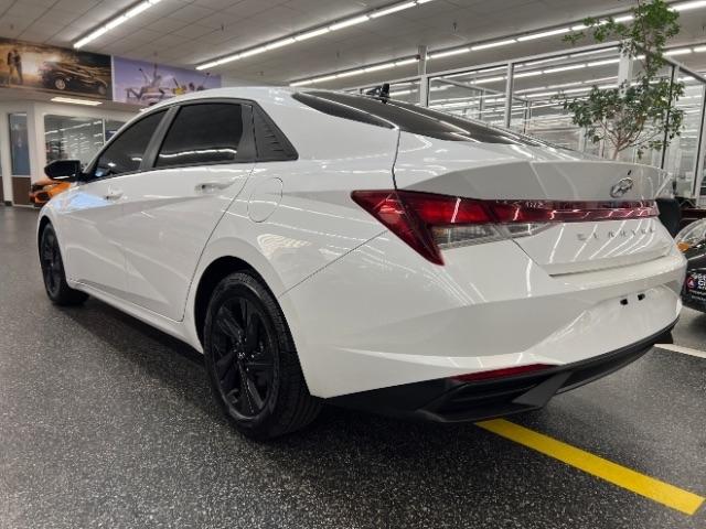 Hyundai Elantra SEL IVT 2021