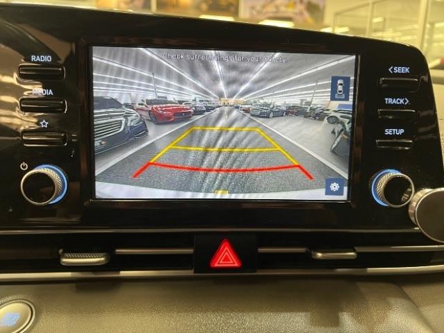 Hyundai Elantra SEL IVT 2021